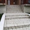 10.Επένδυση σκάλας με άσπρη ορθογωνισμένη πέτρα Άρτας